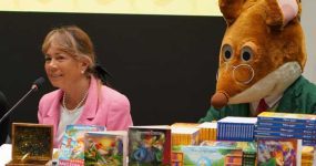 Predstavljanje-Elizabeta-Dami-4,-autor-Dragan-Uroševic