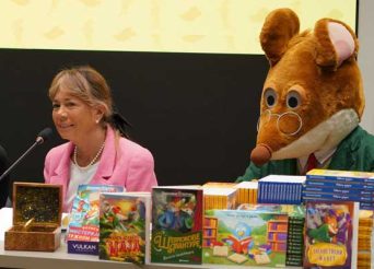 Predstavljanje-Elizabeta-Dami-4,-autor-Dragan-Uroševic